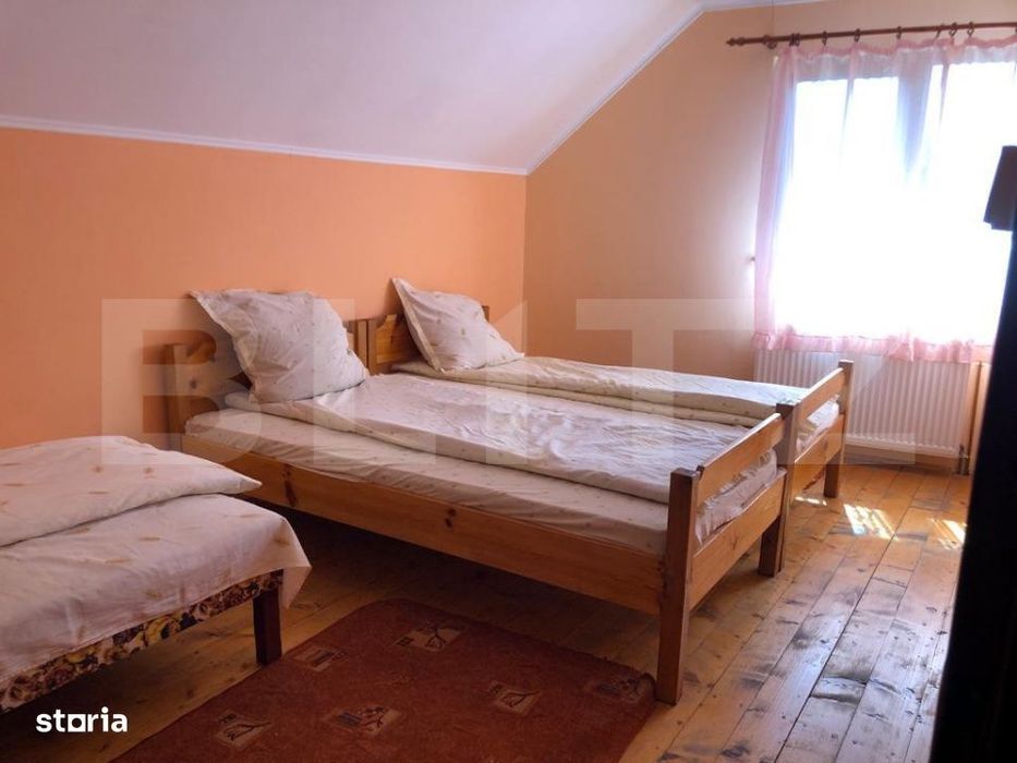 Pensiune + casa pe 5.500 mp, la poalele Muntilor Fagaras – Gura-Vaii