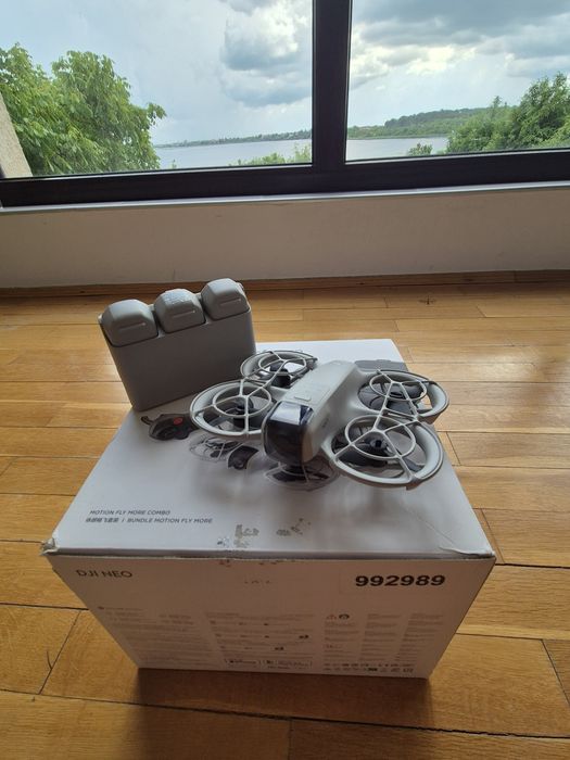 Dronă DJI Neo Fly More Combo (3 baterii + Charging Hub)