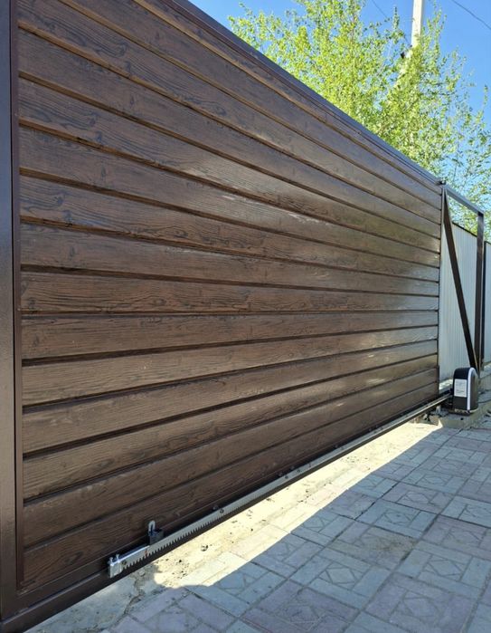 Откатные ворота, уличные ворота, забор