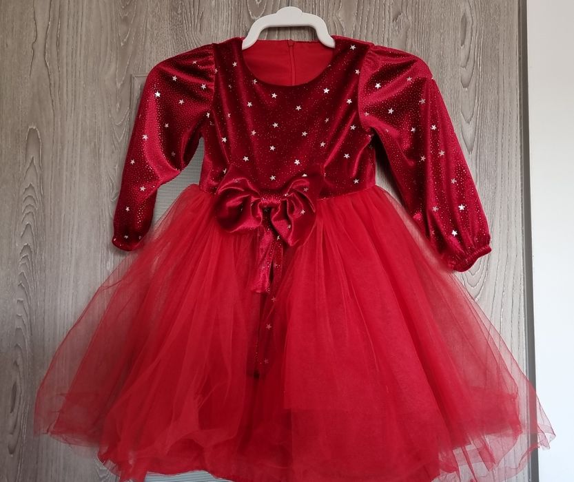 Rochie rosie fetite