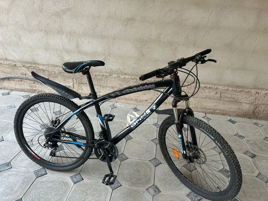 Продается велосипед бмв.