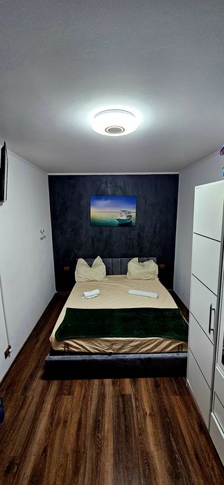 Proprietar. Inchiriez apartament cu 2 camere zona hotel Zodiac