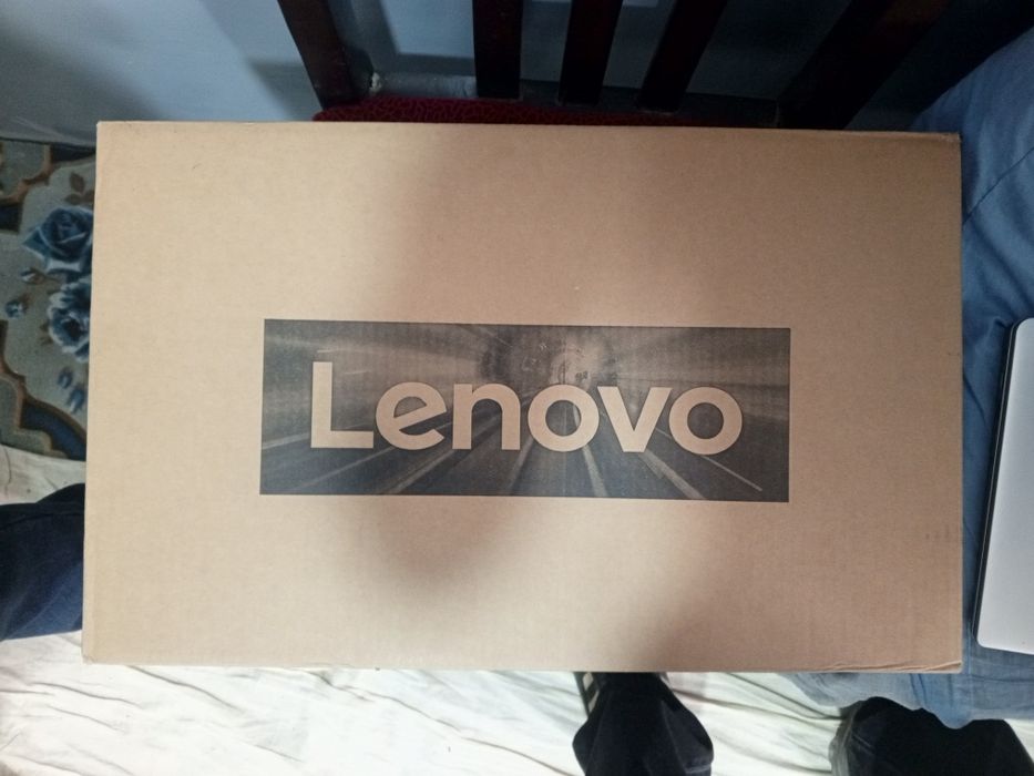 Lenovo V14 xolati yangi yangi kredit toʻlash maqsadida sotilyapti