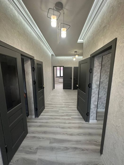 Uchaska sotiladi 2,5 sutuk 4- xona yangi qurilgan eski sergilida   105