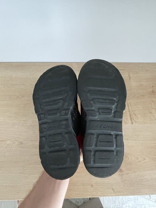Adidasi Skechers 7-8 ani