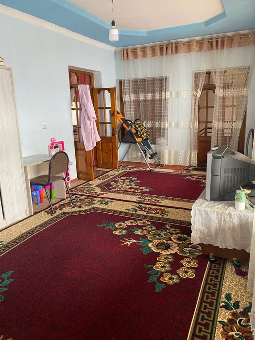 Сотилади 4 соток полтора этажка