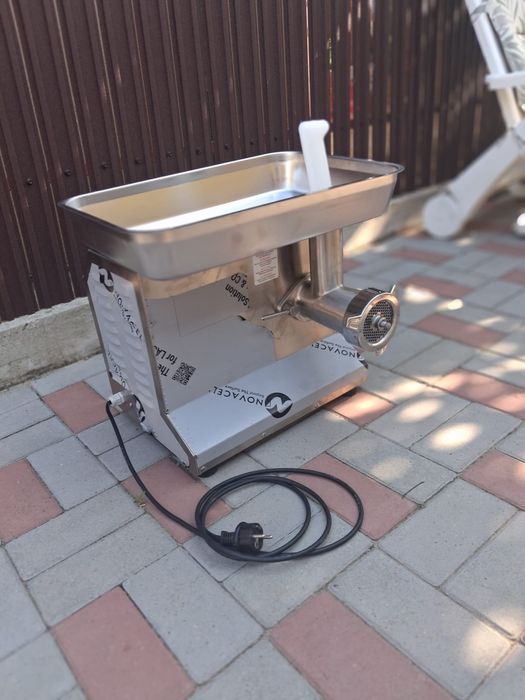 Mașină de tocat carne profesională FULL INOX – 230V