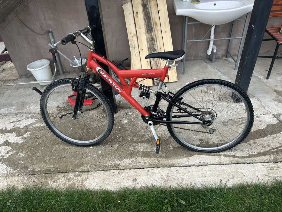 Se vinde bicicleta full suspension