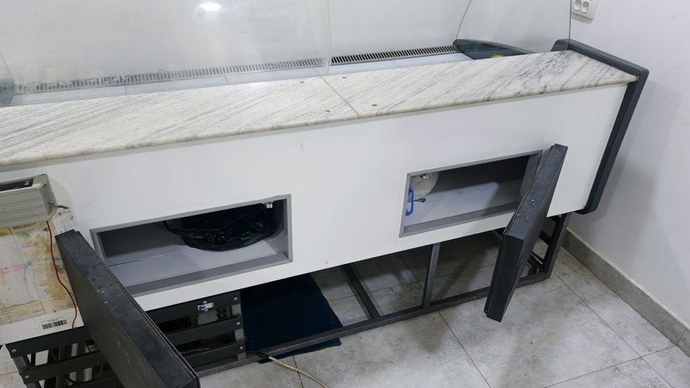 Холодилник  витрина AZN