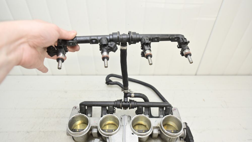 Rampa Corp Acceleratie Injectie Injectoare BMW S1000XR K49 2015 - 2019