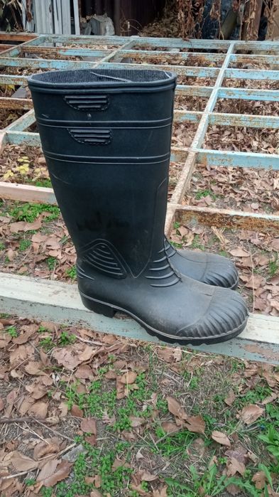 Болотные и резиновые сопоги