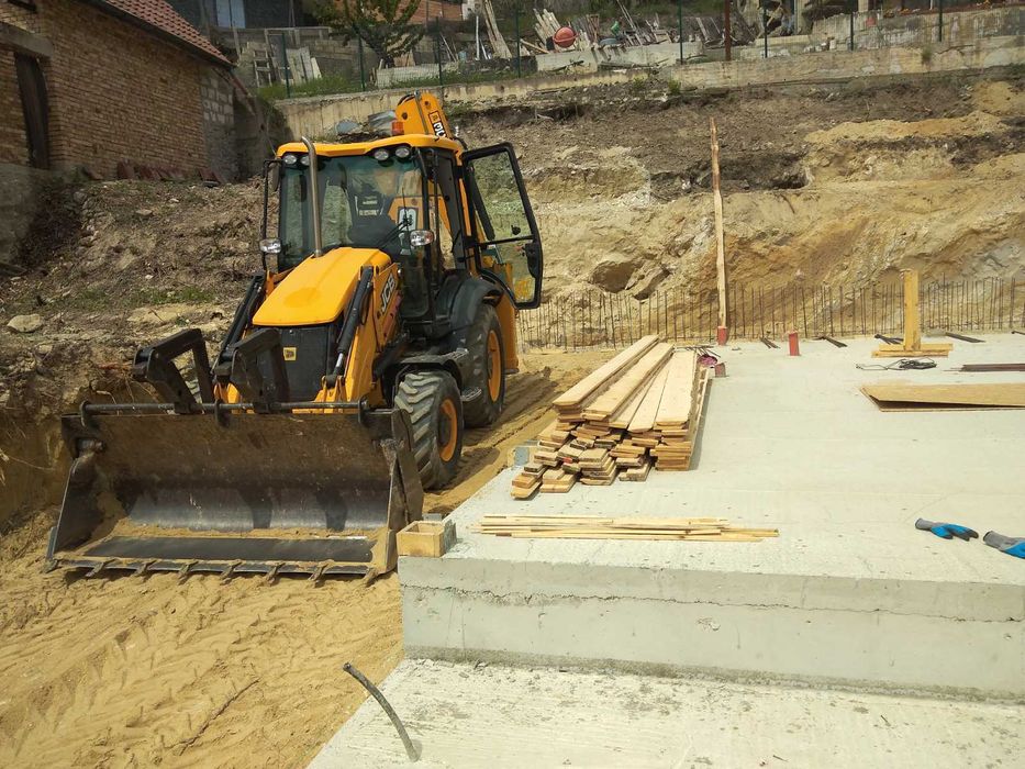 Услуги с комбиниран багер гр. Варна