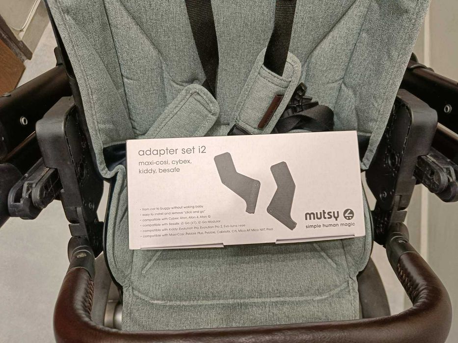 Mutsy Igo (Пълен комплект с кош за новородени + седалка + аксесоари)