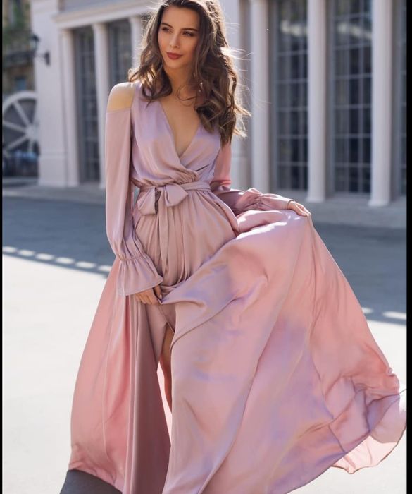 Вечерние платьяВечернее платье. Надевала только один раз.