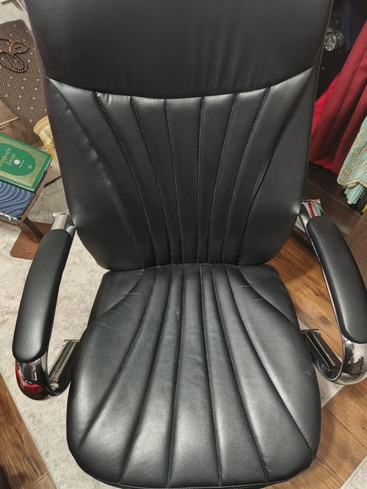 Kreslo stul yumshoq, sifatili, yangi