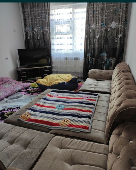 Продаю свою 3 комнатную  квартиру на бочках чарвак новострока