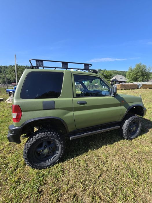 Mitsubishi pajero pinin