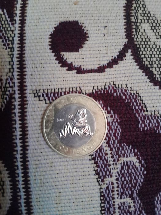 Монета 100 колекционер