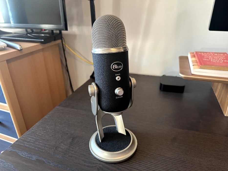 Blue Yeti Pro микрофон