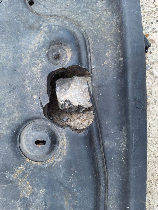 Кора за поддвигател за Hyundai i40 2013