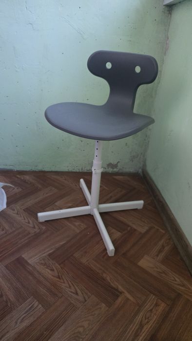 Продам офисный стул икеа