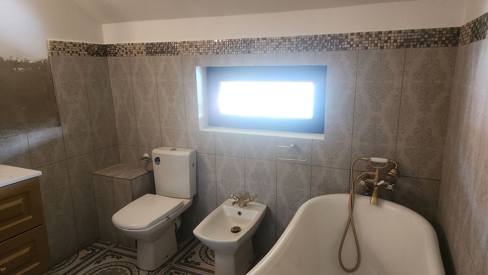 Casă Bucov P+1E  zona Primărie Bucov  240 mp construiți si teren 850 mp
