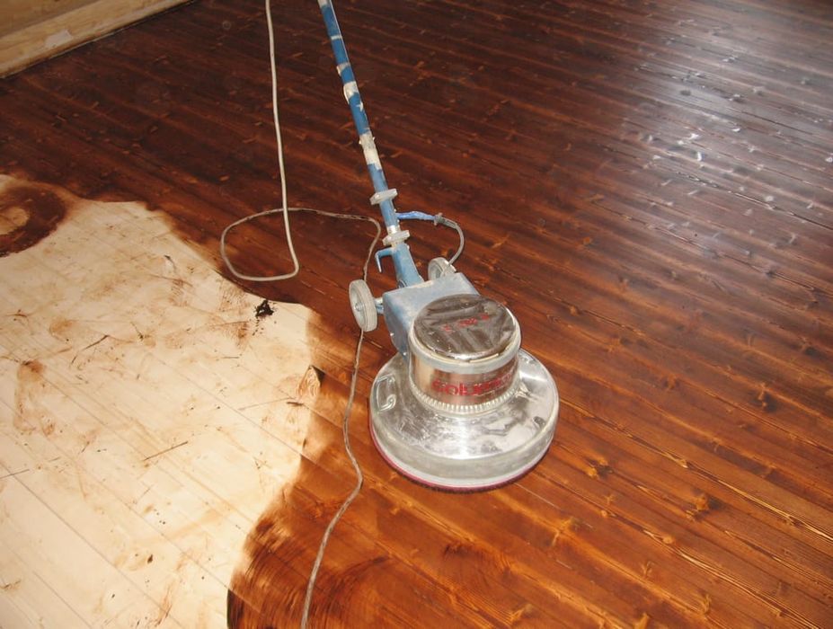 Укладка паркета.