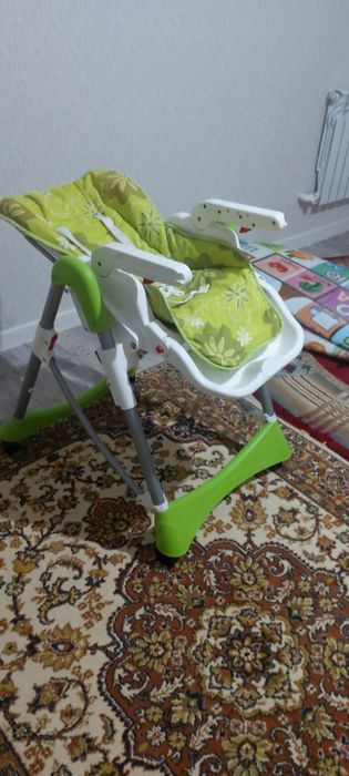 Продам столик для кормления