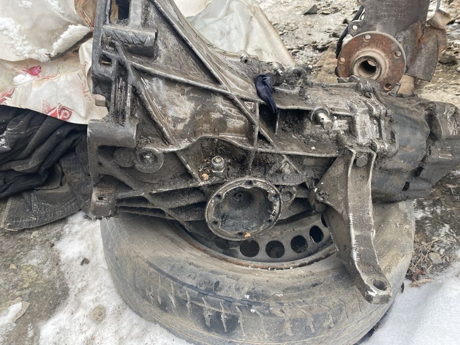 Продам авто ауди 100 универсал на запчясти