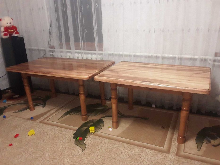 Два стола из натурального ореха
