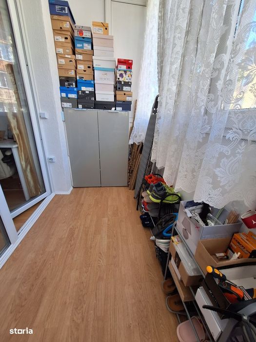 Apartament cu 2 camere, decomandat, 2 balcoane, zona Porii