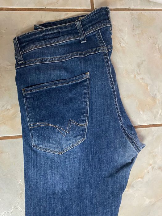 Мъжки сини дънки с дълъг крачол на Teodor.