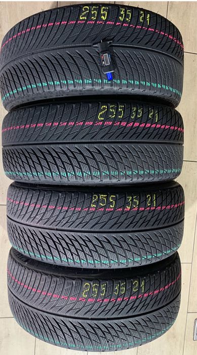 Set 255 35 21 anvelope de iarnă