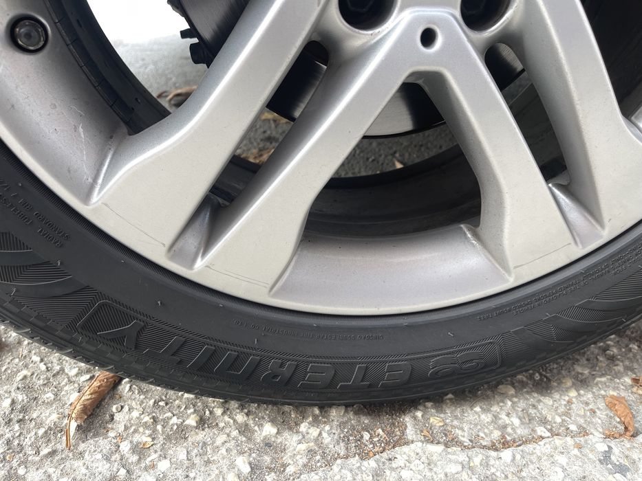 Запазени всесезонни гуми 235/55/R18