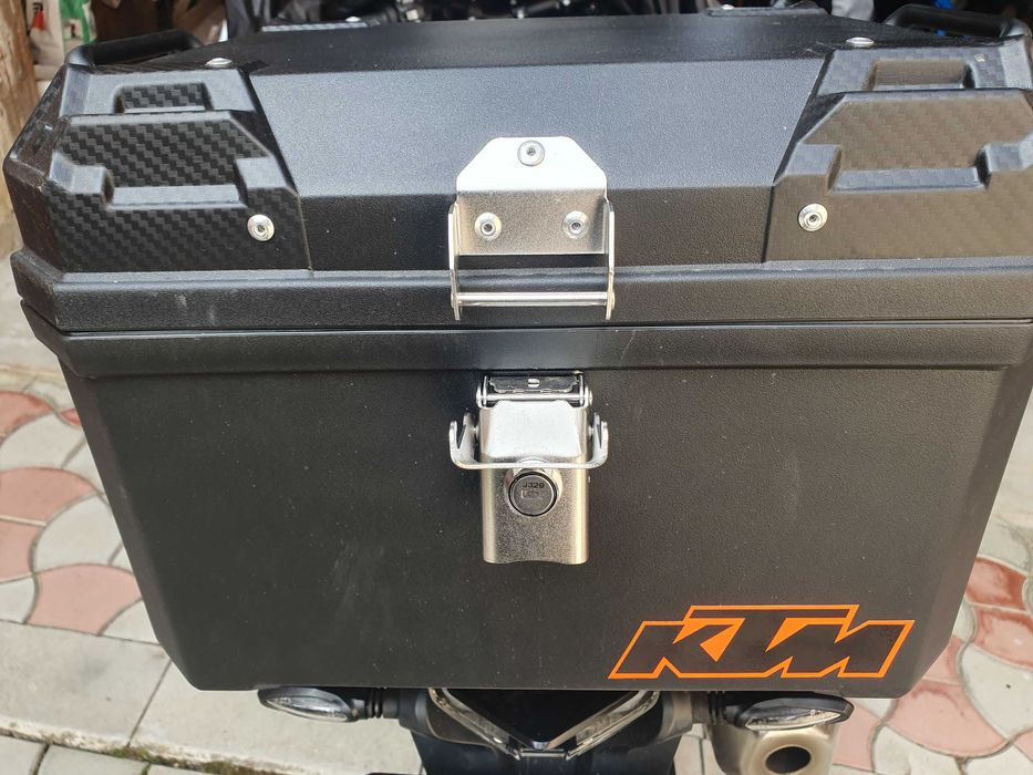 Top case moto universal de vanzare