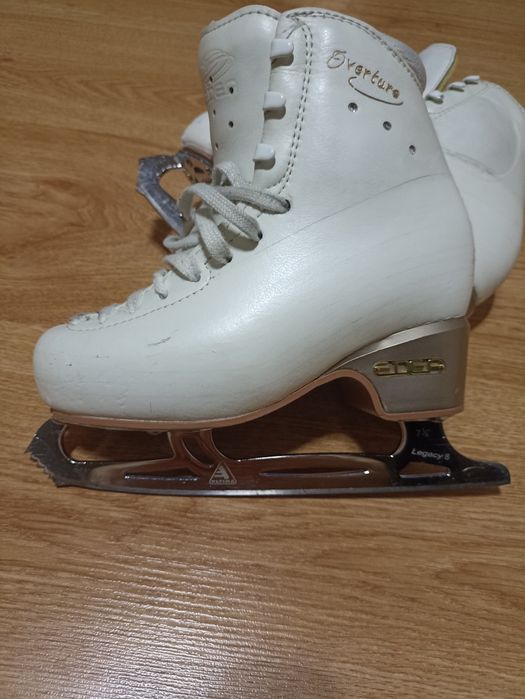 Коньки для фигурного катания. 200 размер.