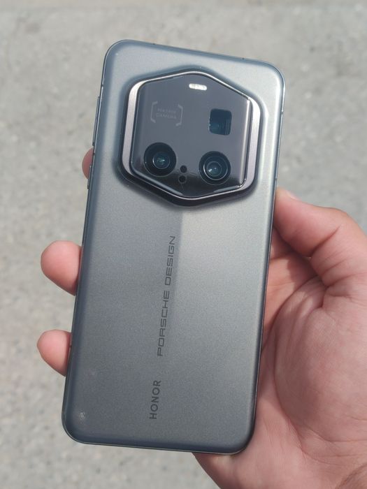 Honor magic 7 rsr 




Honor Magic 7 RSR 
PORSCHE DESIGN 
16/512gb
S