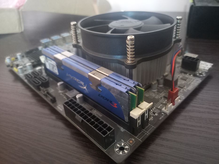 Плата для 12 видеокарты