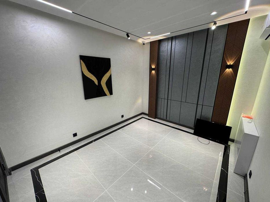 Продается Нежилой помещения  Ор-тр- ул.Айбек Шох-Мед центр   95м2