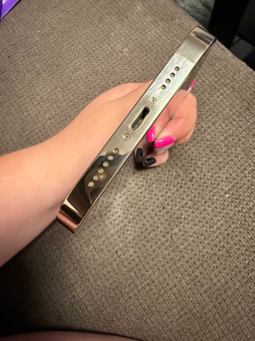 iPhone 13 Pro Max 128GB + 10бр. калъфи и стъклен протектор