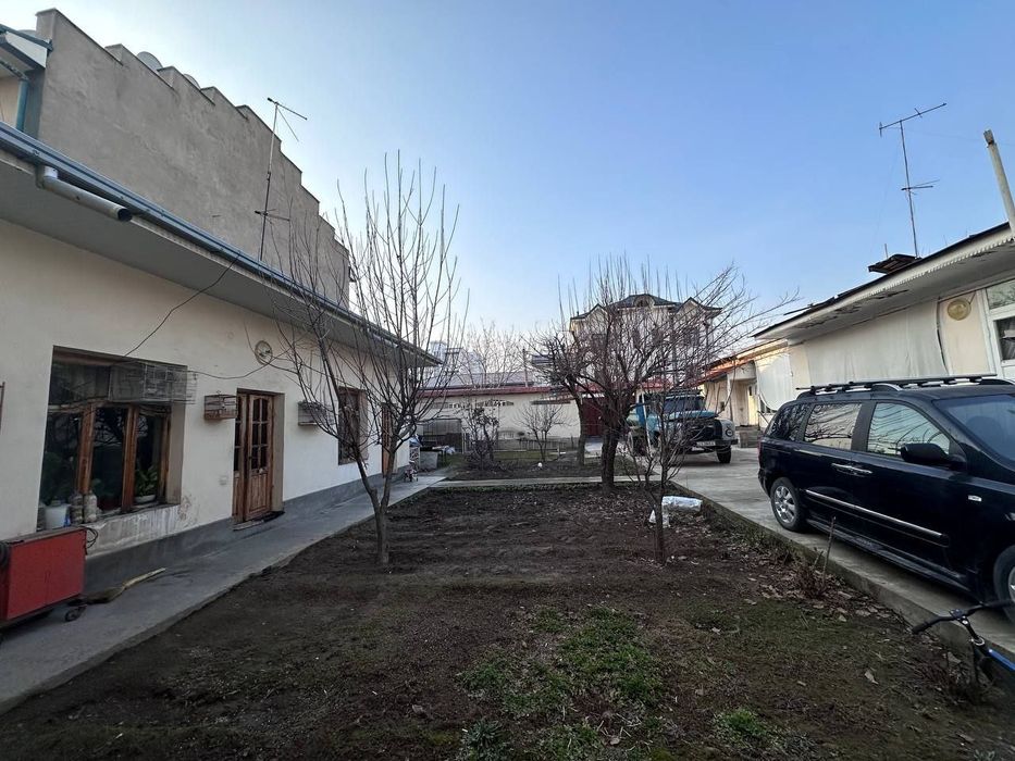 Yakkasaroy tuman salamatinada sotiladi 7 sotix