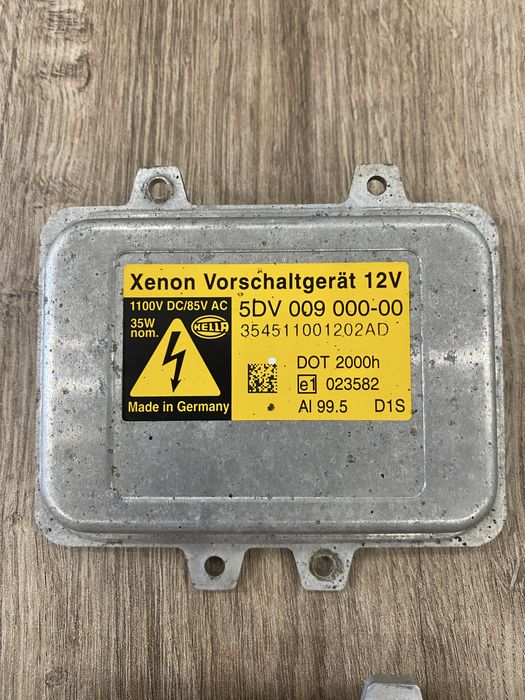 Ксенон баласт Hella + 4 бр. Ксенонови крушки