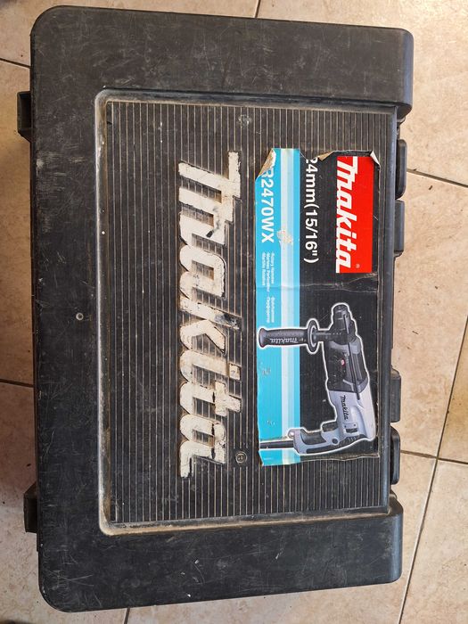 Перфоратор Makita HR2470