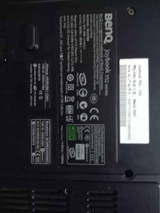 Vând laptop BENQ pentru piese