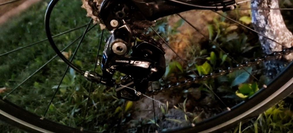 Шоссейный велосипед фулл shimano 105