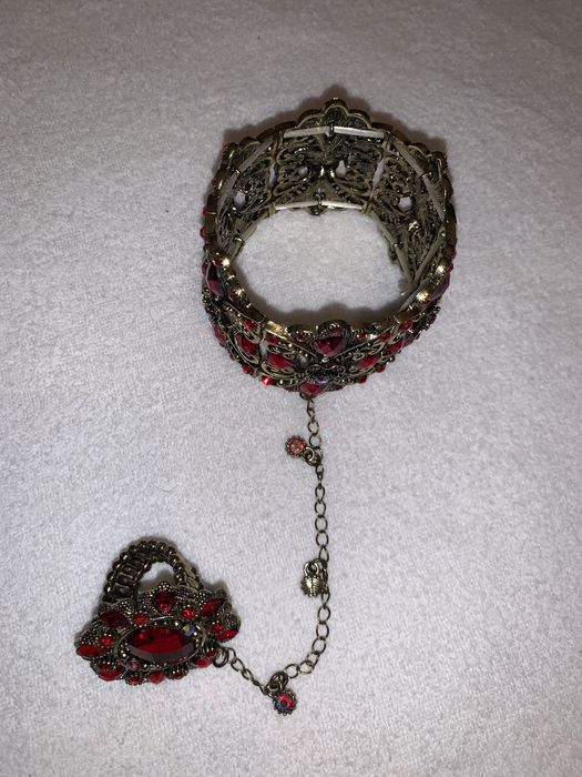 Женские украшения