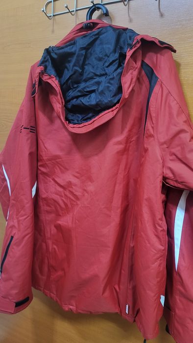 Costum Ski nou cu eticheta 52