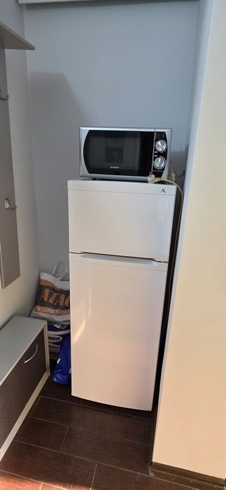 Proprietar Ofer spre închiriere apartament cu o cameră