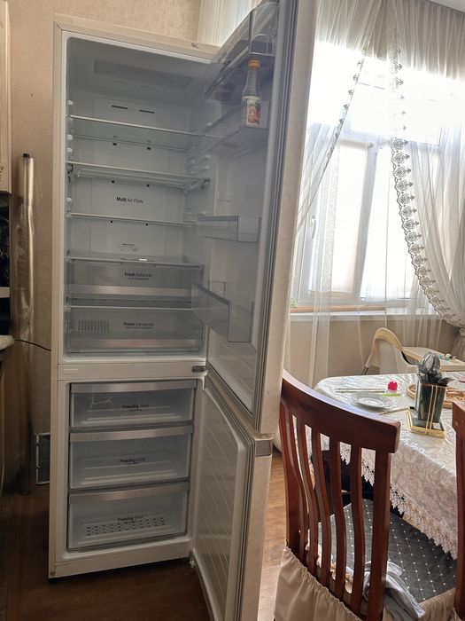 Продам холодильник LG