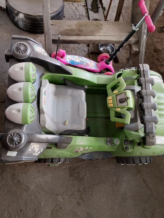 Продам детскую машину